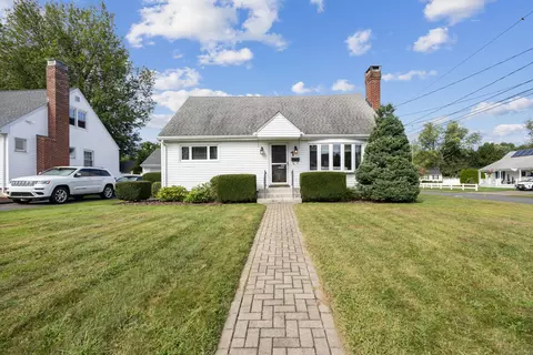 1 Lewis Ln, West Hartford, CT 06110