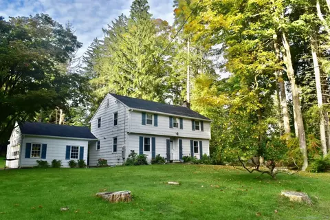 95 Currituck Rd, Newtown, CT 06470