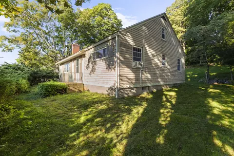 480 Laurel Hill Rd, Norwich, CT 06360