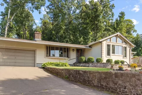 447 Brushy Plain Rd, Branford, CT 06405