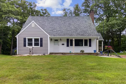 15 Leslie St, Plymouth, CT 06786