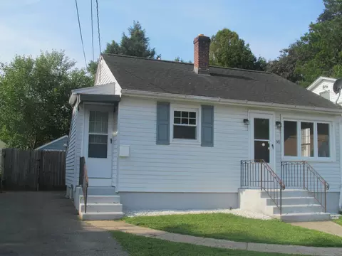 90 Geer Ave, Norwich, CT 06360