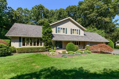 945 Knollwood Cir, Cheshire, CT 06410
