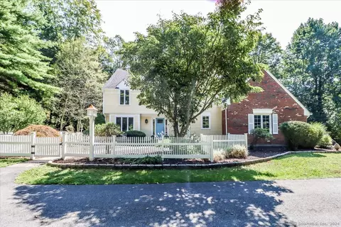 20 Sylvan Crest Dr, Southbury, CT 06488