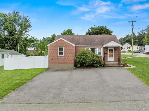 5 Cricket Dr, Meriden, CT 06450