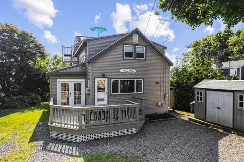 37 Prospect St, Groton, CT 06340
