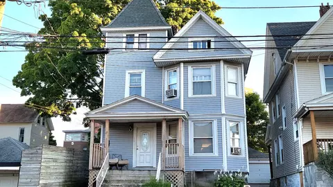 27 Center St, Bridgeport, CT 06604
