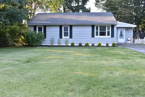 83 Crystal Lake Rd, Stamford, CT 06905