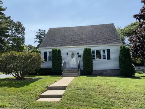 38 Farmington Ave, New London, CT 06320