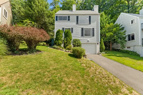 46 Hurley Cmns, Bristol, CT 06010