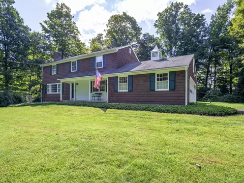 28 Pinecrest Dr, Ridgefield, CT 06877