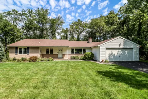 15 Elmcrest Dr, Danbury, CT 06811