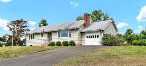 110 Victoria Hts, Middletown, CT 06457
