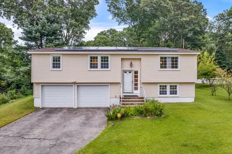 7 Mill Cove Rd, Ledyard, CT 06335