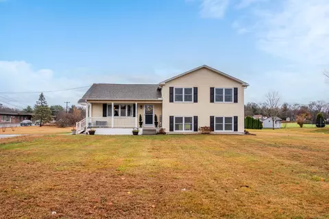 16 Olmstead Rd, Enfield, CT 06082