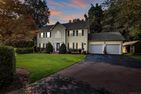 73 Westport Pl, Milford, CT 06461