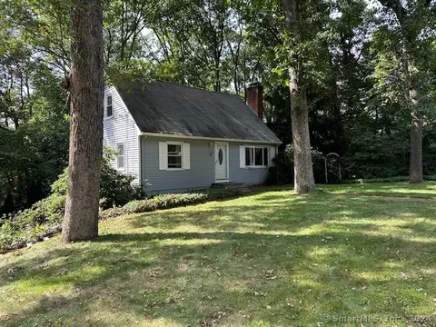 8 Knollwood Dr, Vernon, CT 06066