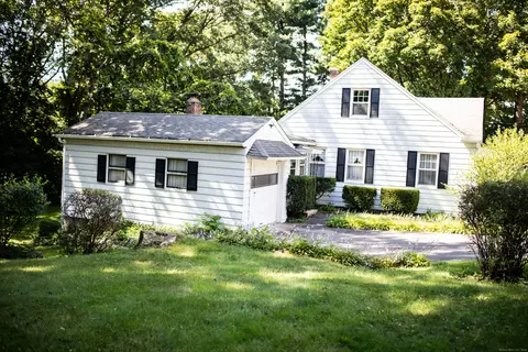 799 Frost Rd, Waterbury, CT 06705