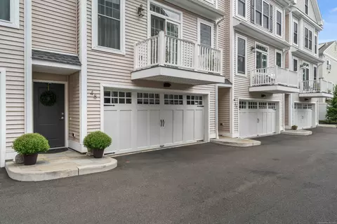 115 Colonial Rd #48, Stamford, CT 06906