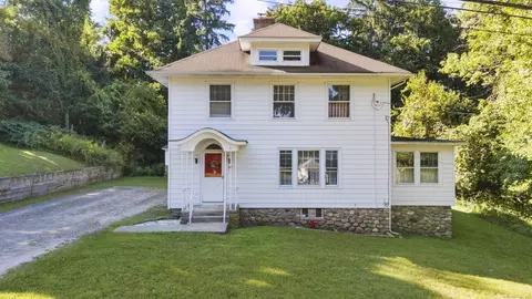 40 Belden St, Watertown, CT 06795