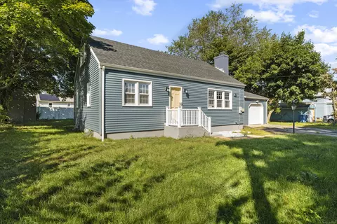 32 Dock Rd, Montville, CT 06382