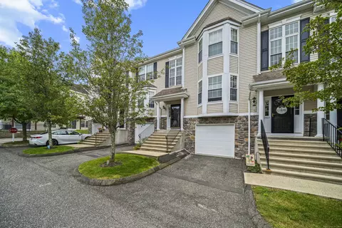 1502 Sienna Dr #1502, Danbury, CT 06810