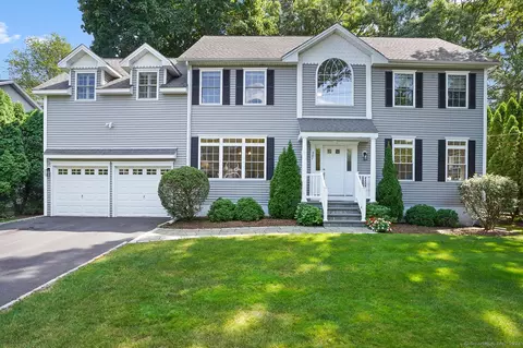 207 Windsor Rd, Fairfield, CT 06824