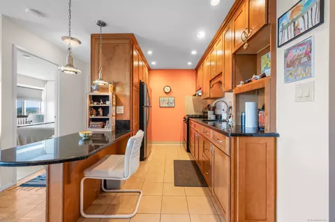 30 Woodland St #10D, Hartford, CT 06105