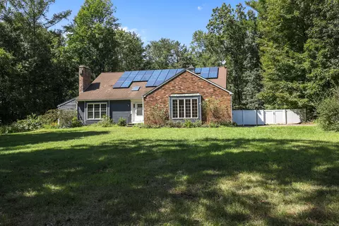 740 Wrights Crossing Rd, Pomfret, CT 06259