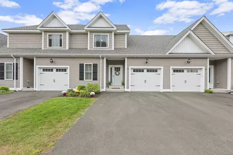 26 S Lakeside Dr #26, Orange, CT 06477