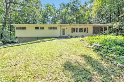 21 Stonehenge Rd, Weston, CT 06883