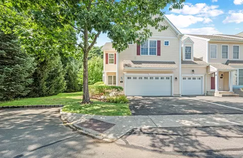 34 Chaplin St #34, Newington, CT 06111