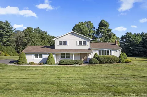 54 Juniper Dr, North Haven, CT 06473