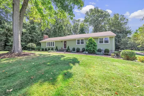 68 Coral Dr, Trumbull, CT 06611