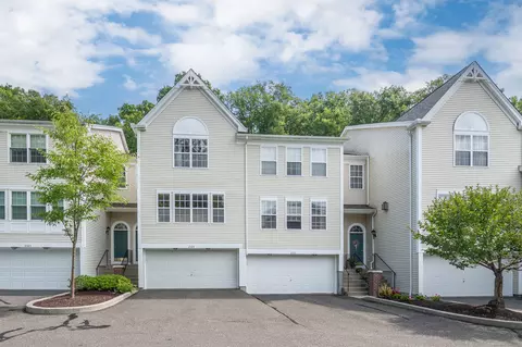 2104 Eaton Ct #2104, Danbury, CT 06811