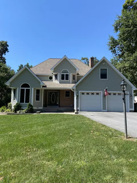 109 Beeney Rd, New Hartford, CT 06057
