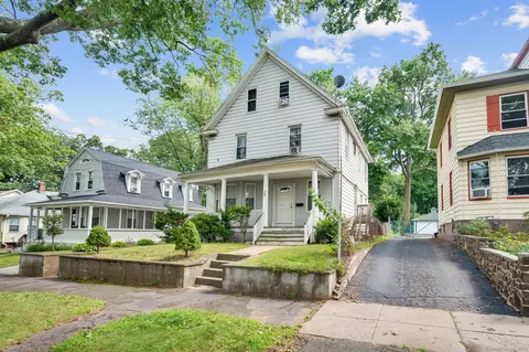 32 Chatham St, New Haven, CT 06513
