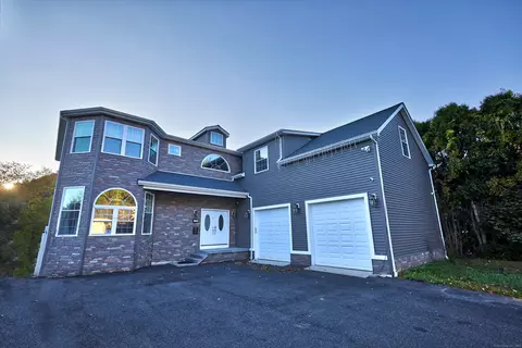 119 Enoch St, Waterbury, CT 06705