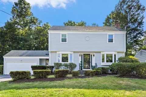 21 Tanglewood Rd, West Hartford, CT 06117