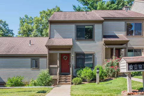 8 Overlook Ct #8, Avon, CT 06001