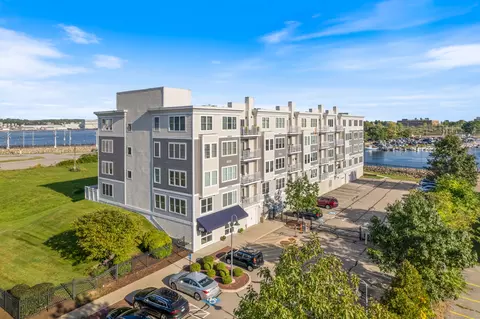 400 Bank St #204, New London, CT 06320
