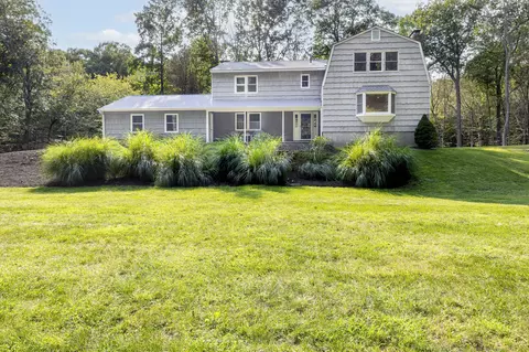 70 Sarah Bishop Rd, Ridgefield, CT 06877