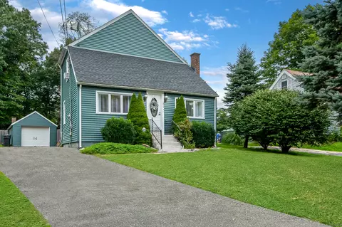 21 Hall Dr, Cheshire, CT 06410