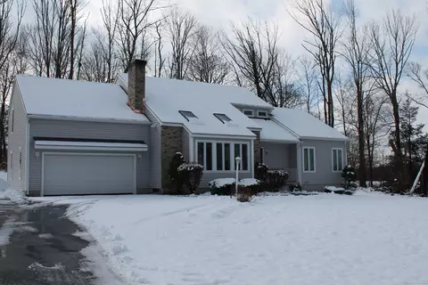 7 Lakewoods Ln, Columbia, CT 06237