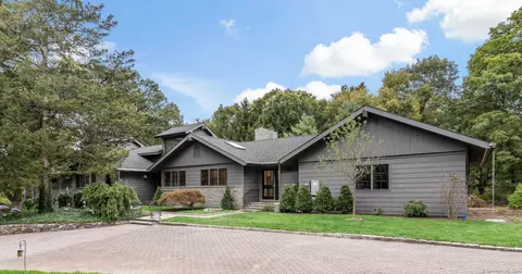 6 Singing Woods Rd, Norwalk, CT 06850