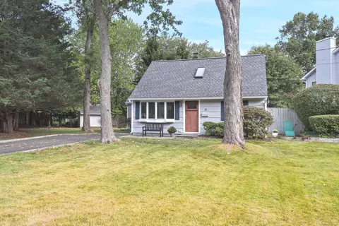 71 Ashton Rd, Stamford, CT 06905