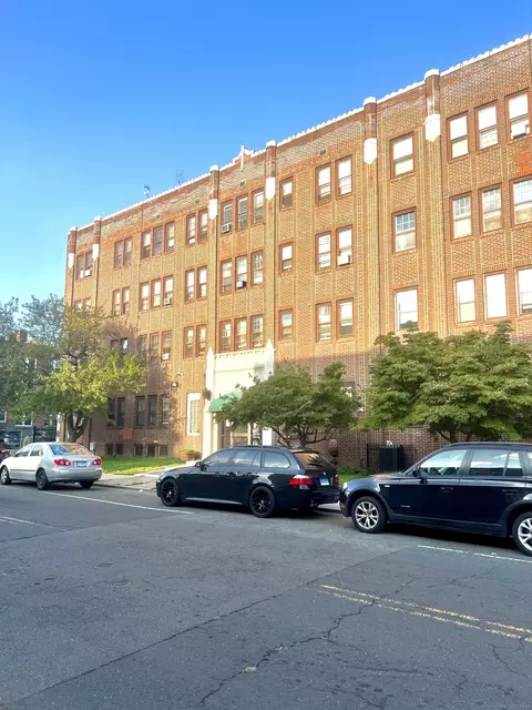 330 Laurel St #202, Hartford, CT 06105