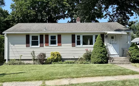72 Gordon St, Hamden, CT 06517