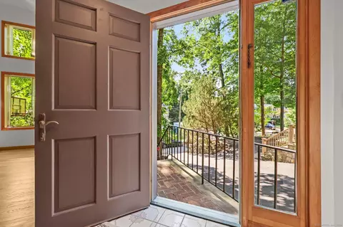 17 River St #17, New Canaan, CT 06840