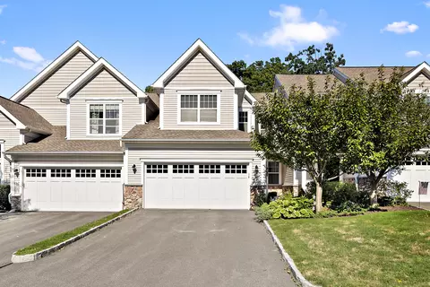 36 Great Hill Dr #36, Bethel, CT 06801